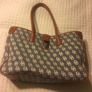 Dooney & Bourke Tote